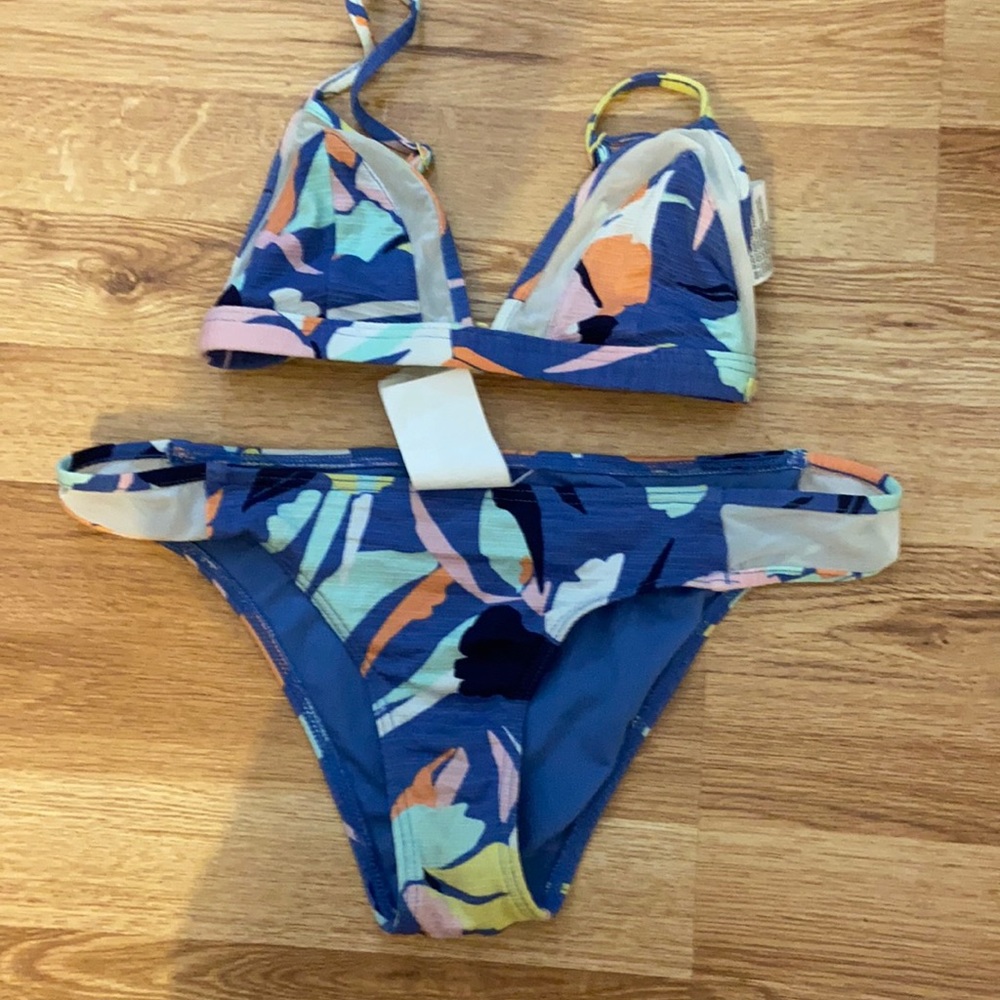 Roxy bikini set